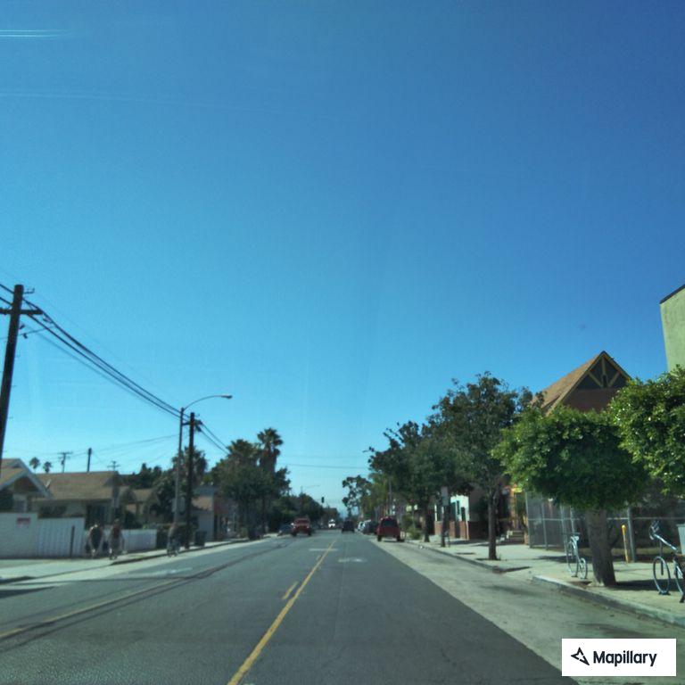 Cybertruck vs. Ford F-150 Lightning: The Electric Truck War