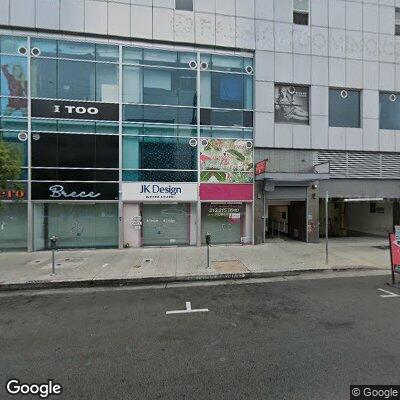 Female causing disturbance near LAMS on Nuisance Boulevard, Los Angeles