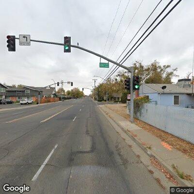 Elderly woman seen urinating nude near 4th and 24th, Sacramento CA