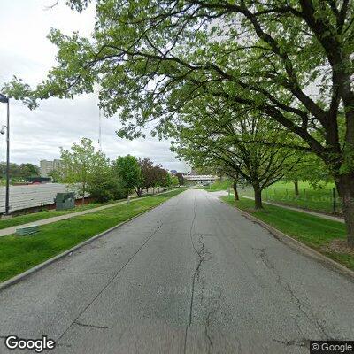 Maroon SUV occupant aims handgun near Oakridge basketball courts, Des