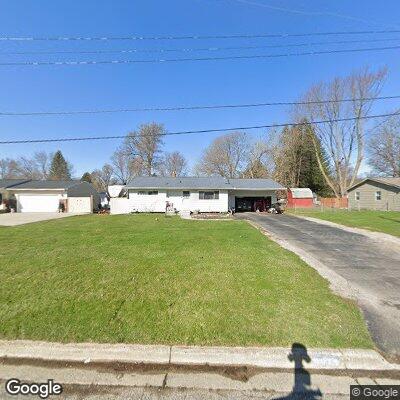 32-year-old female with hand injury, police en route, EMS staging