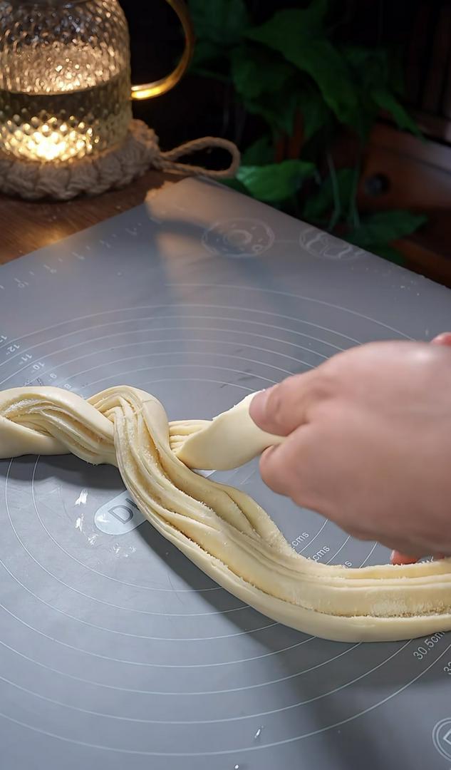 Creamy Flower Buns Recipe