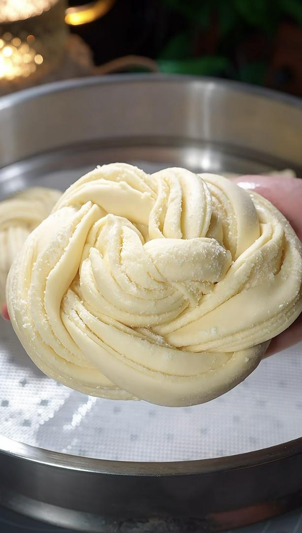 Creamy Flower Buns Recipe