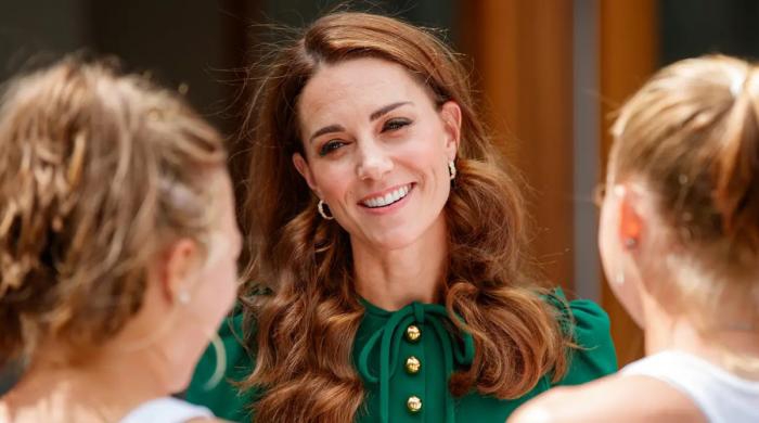 Kate surprises onlookers with meaningful gesture