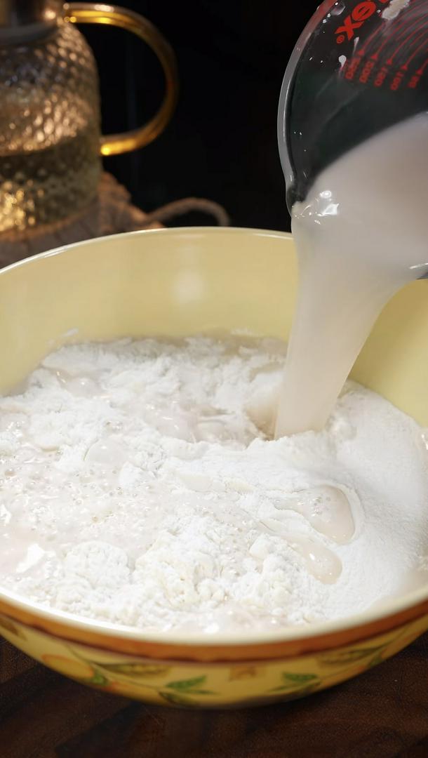 Hollow Yeast Cake 