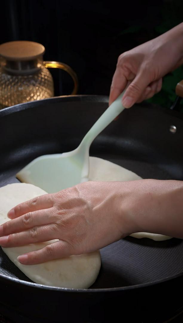 Hollow Yeast Cake 