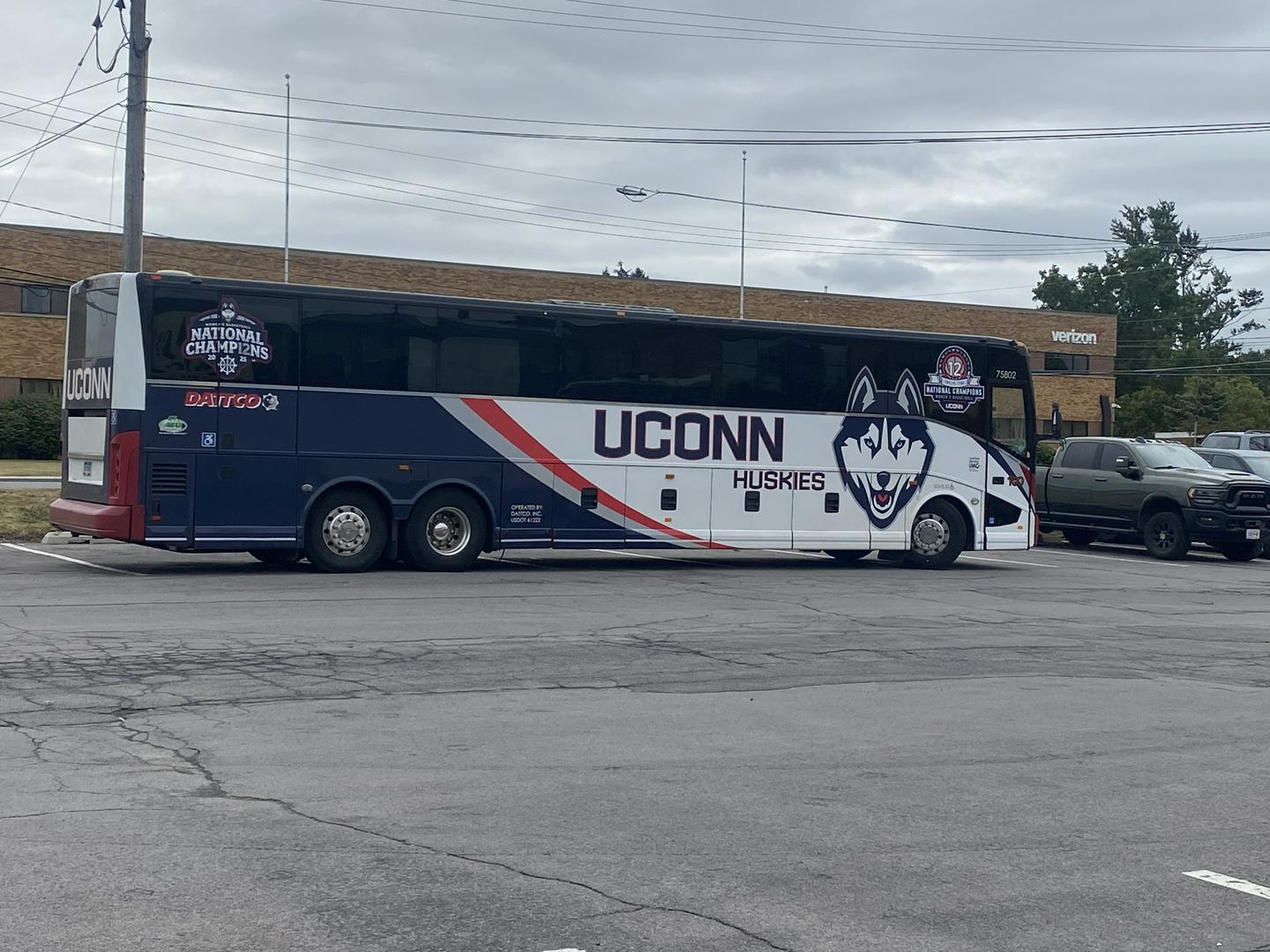 Wtf this bus doin in Syracuse get tf outta here 
