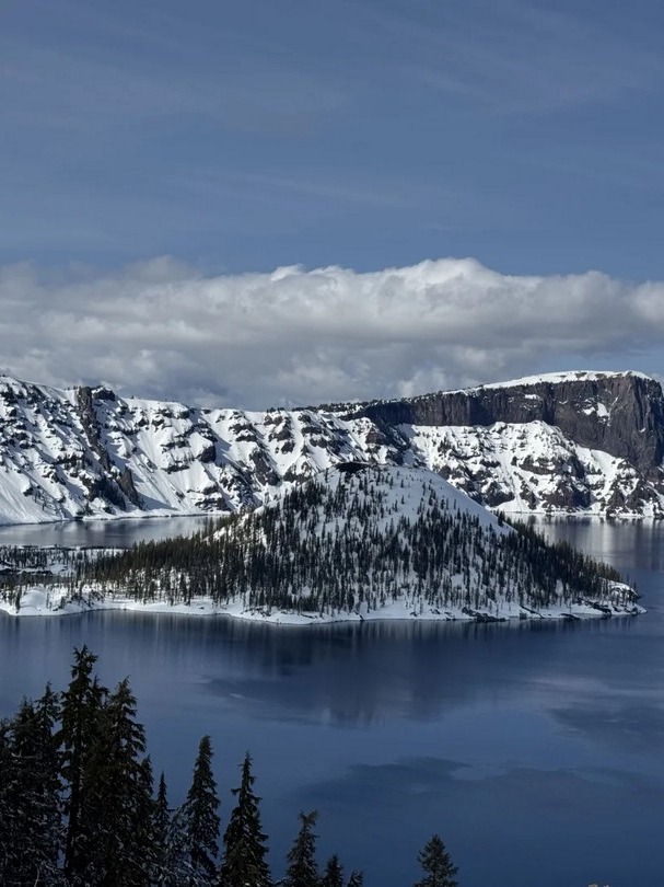 Oregon’s spring hiking spots: waterfalls, cliffs, and more?