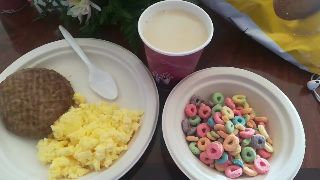 On-the-Go Breakfast: Quick Fixes for Busy Mornings 🍳⏰