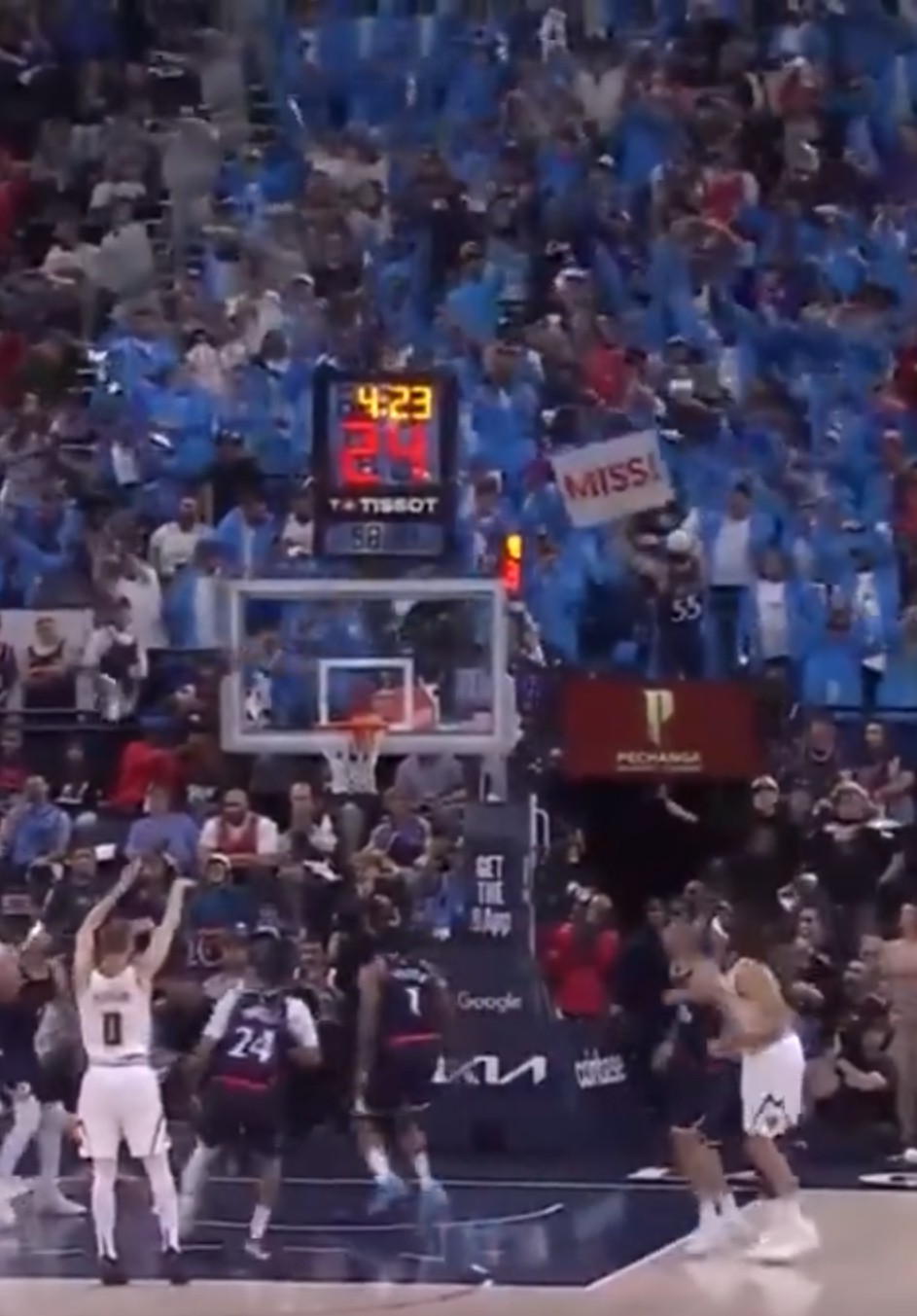 Clippers' Fan Wall Magic: Braun's Free - Throw Miss!