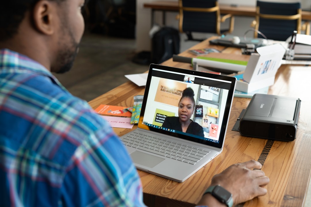 Virtual Meetings: Cam On or Off? 🤔