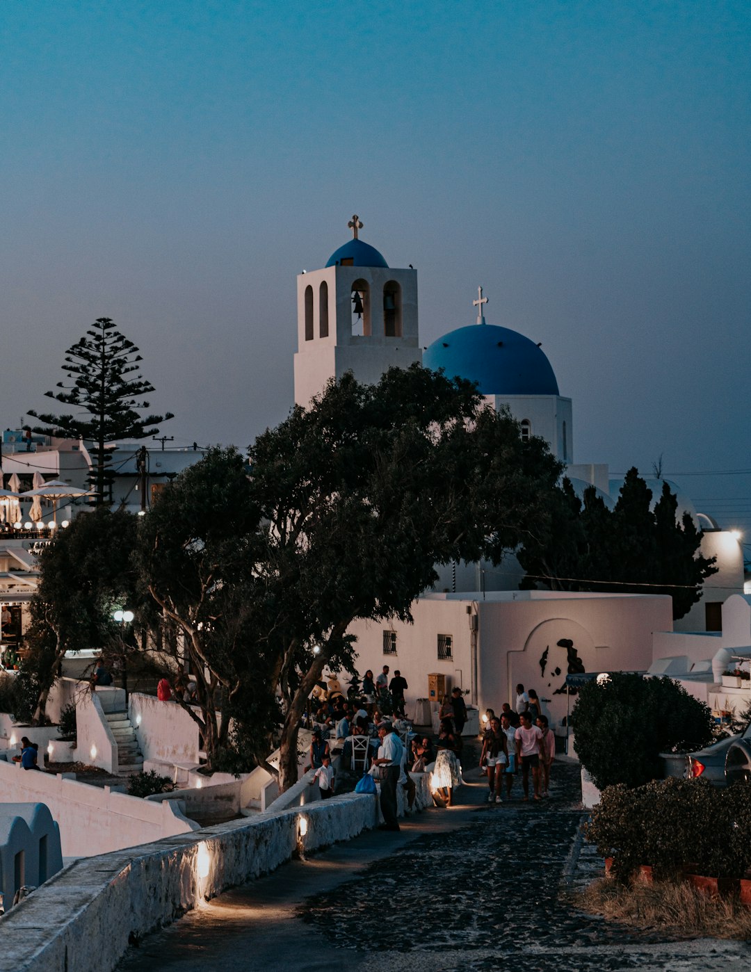 is the santorini sunset really worth the hype or just a filtered fantasy?