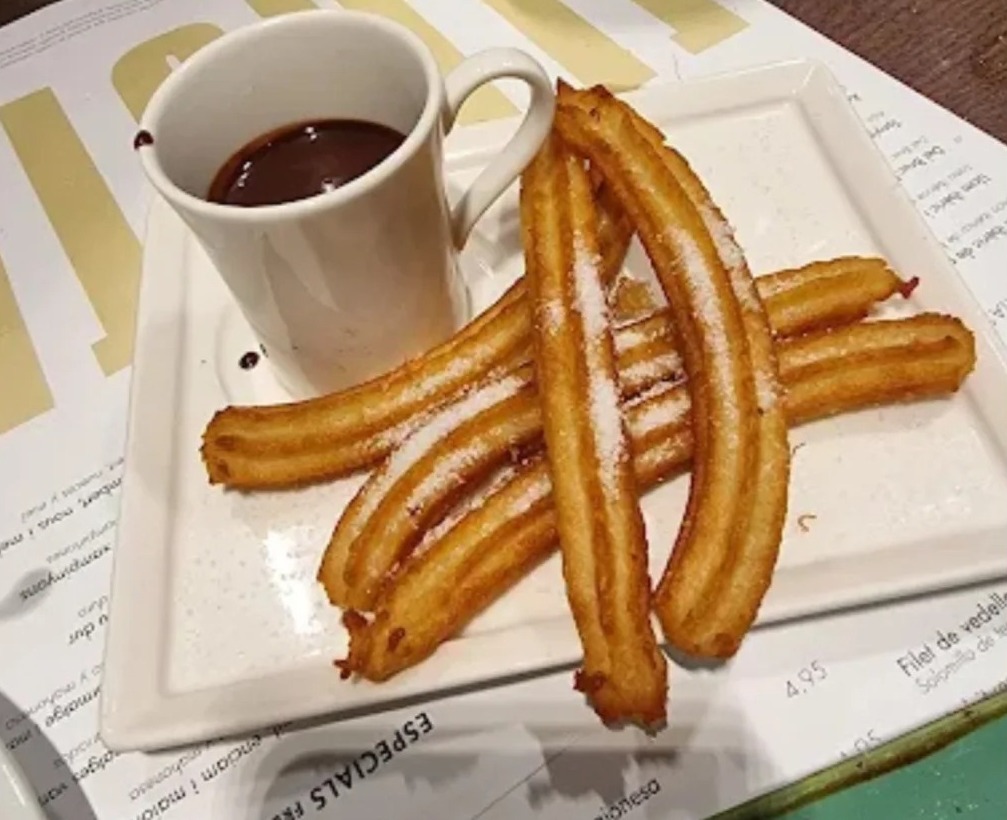 Spanish Churros con Chocolate