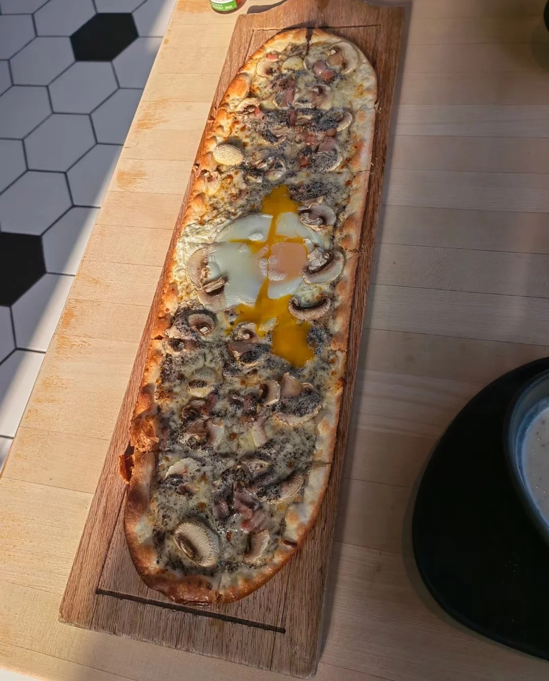 The longest pizza I've ever seen🥺