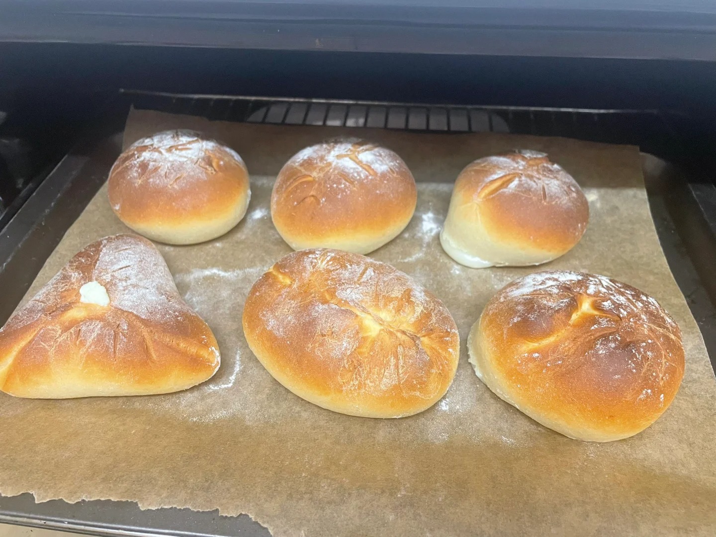 Loaf filled with raisins and cheese.
