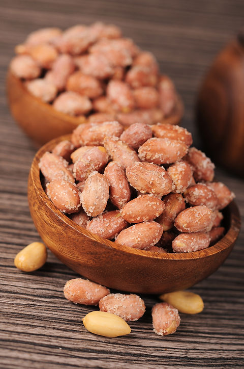 Should I Eat Salted Peanuts With a Sore Throat?