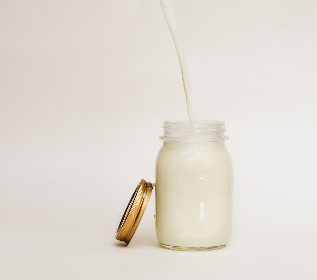 Keep Milk Fresh: Smart Storage Hacks for Every Kitchen 🥛