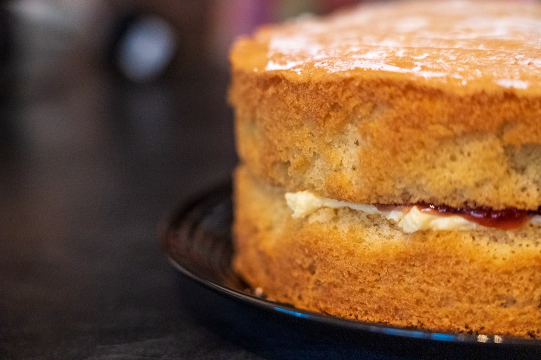 Pressure Cooker Cake: Oven-Free Baking Made Simple 🍰