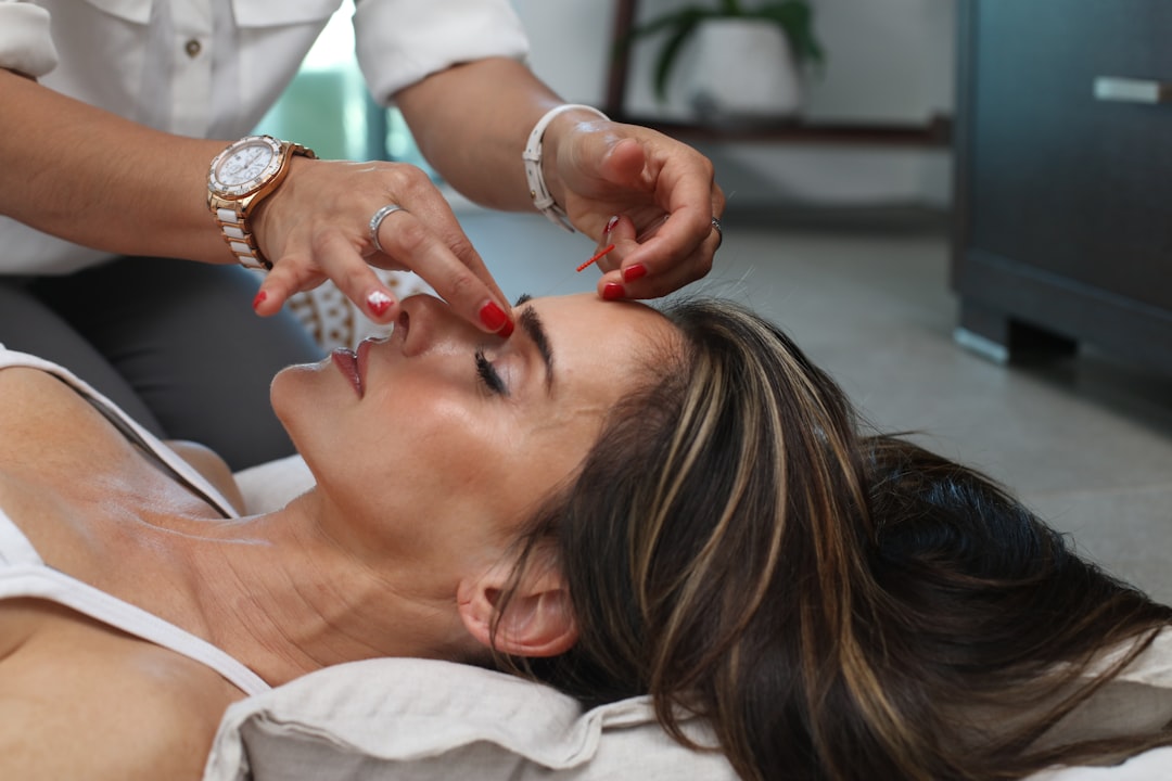 Salon-Style Face Massage at Home: What’s the Secret Sauce?