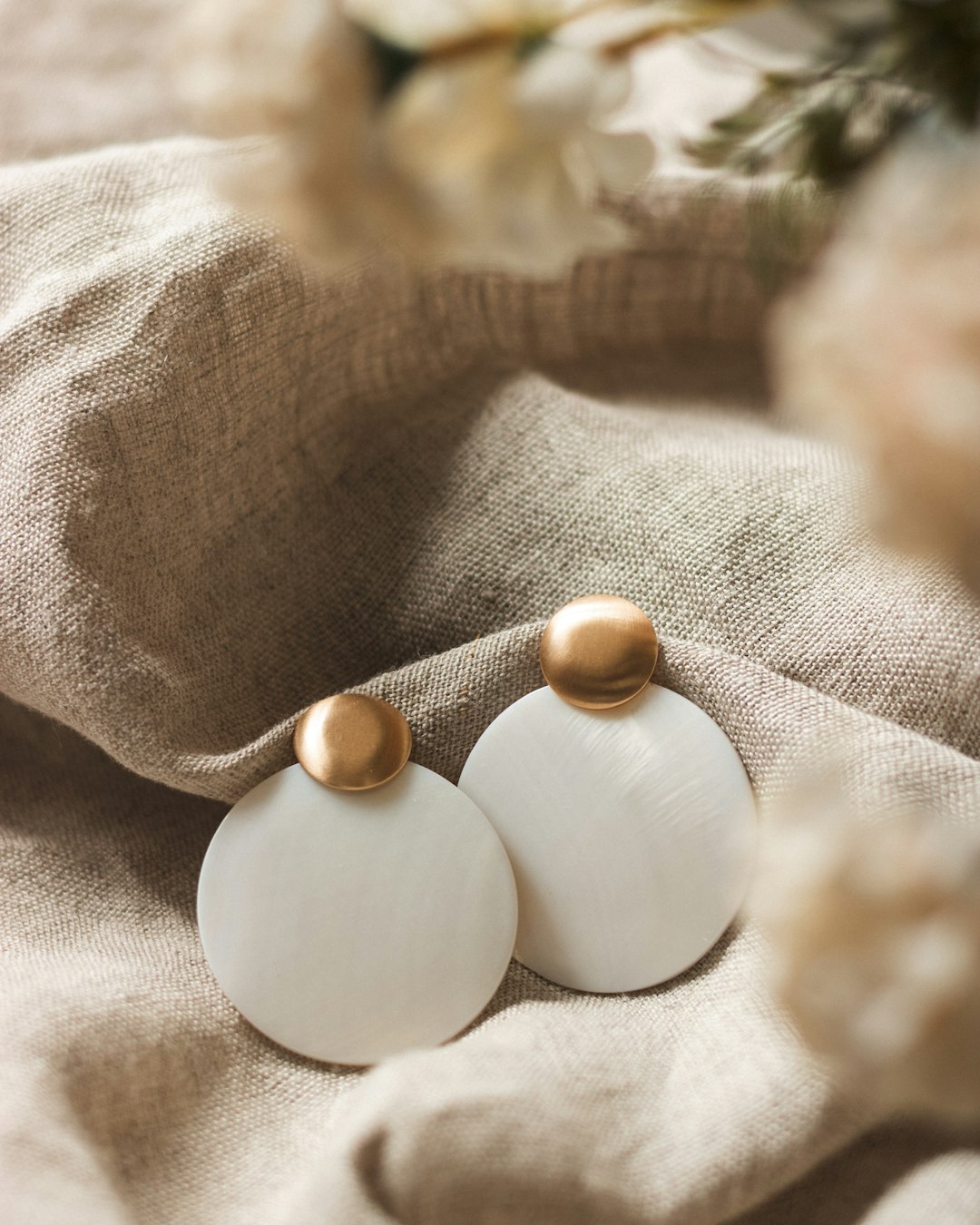 DIY Bottle Cap Earrings: Turn Trash Into Trendy Conversation Starters!