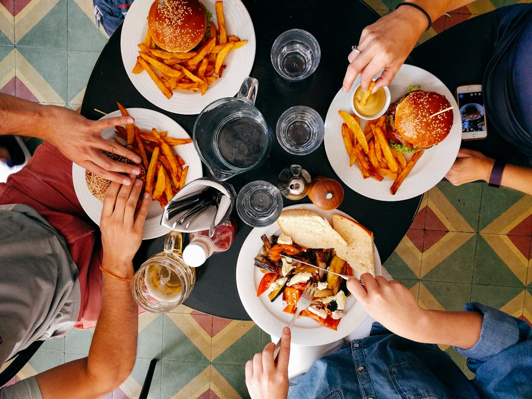 Wait, Can Restaurants Really Dock Pay for Order Mistakes? 🍔