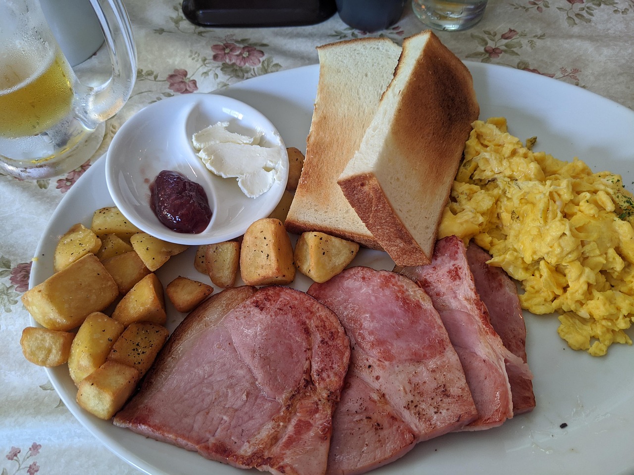 Why we Americans Go So Hard for Breakfast? 