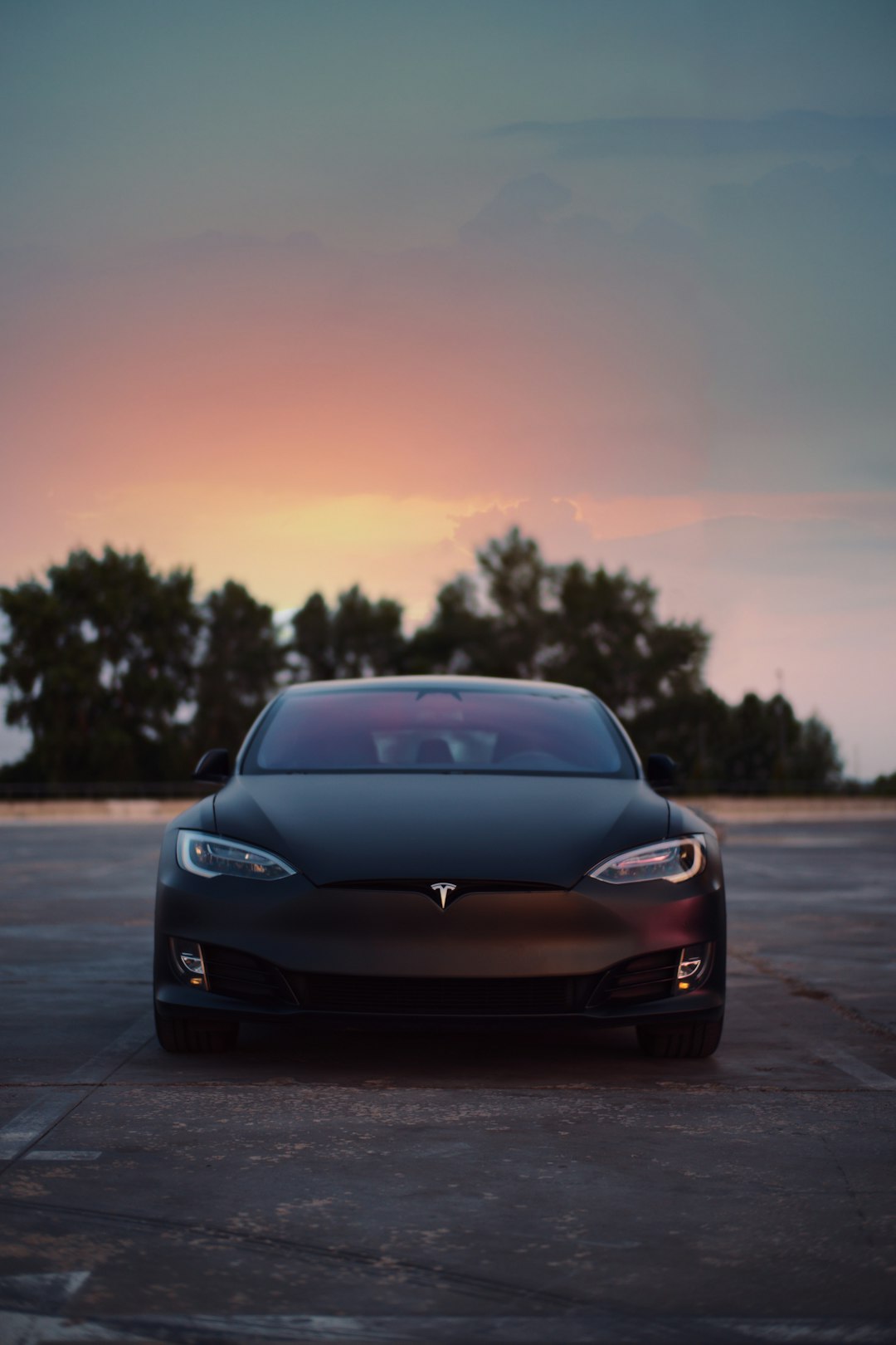 Tesla’s China Sales Take a Nosedive