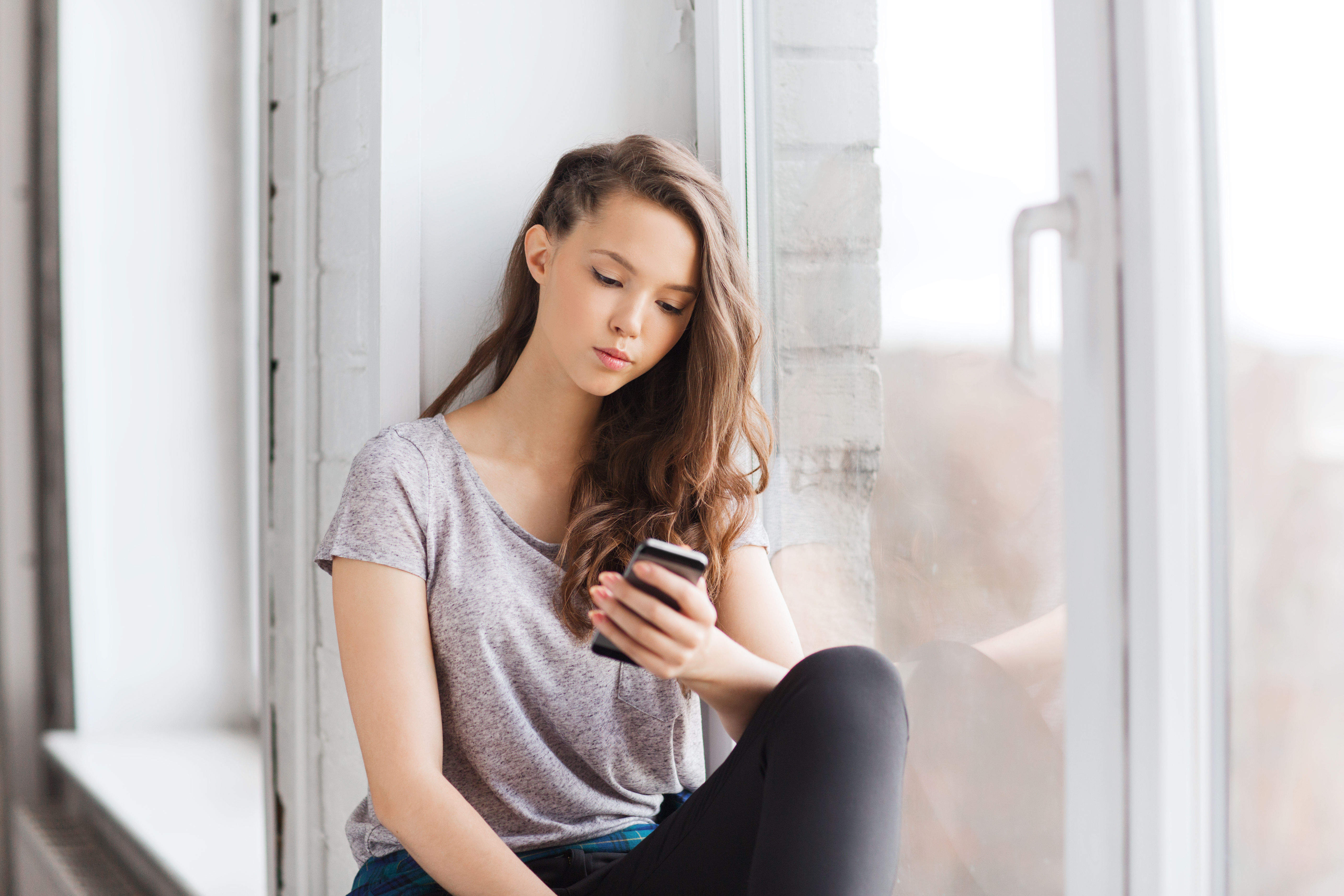 Tired of “Hey” Texts? Here’s How I Reply!