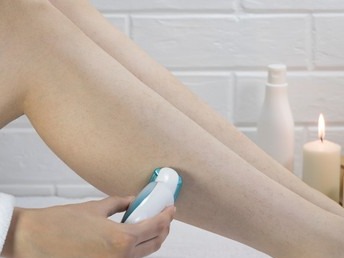 Legs Like Silk: My Real Epilator Routine (and How I Avoided the Ouch)