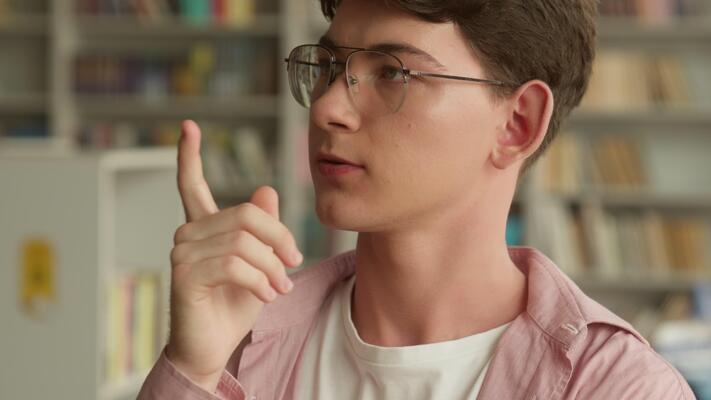 Should I Return to High School or Move Forward? 🎭