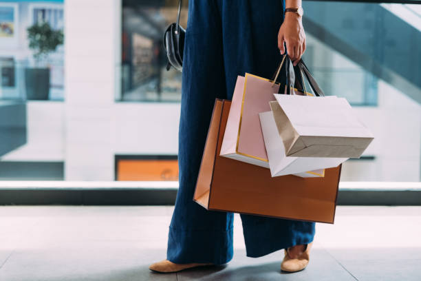 My mother always spends money lavishly, even my grandmother's inheritance ! 😱🛍️