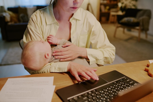 How Do Moms Get Anything Done While Breastfeeding?