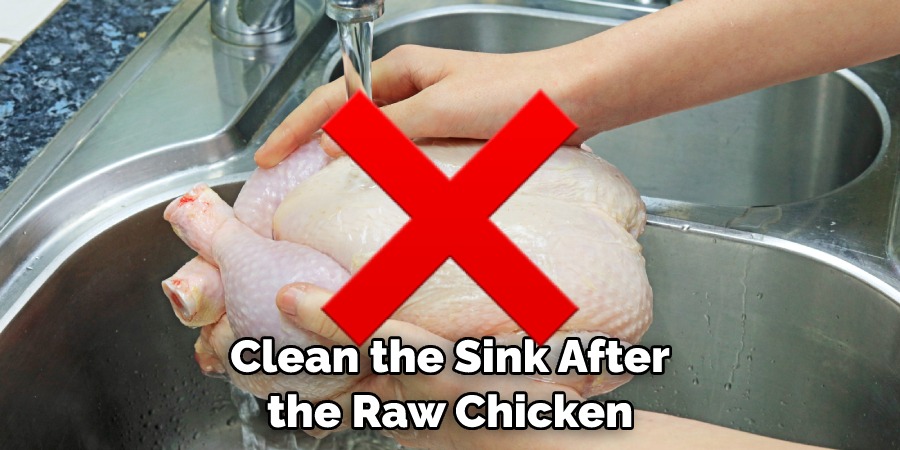 ⚠️Fun fact: Washing raw chicken is super dangerous