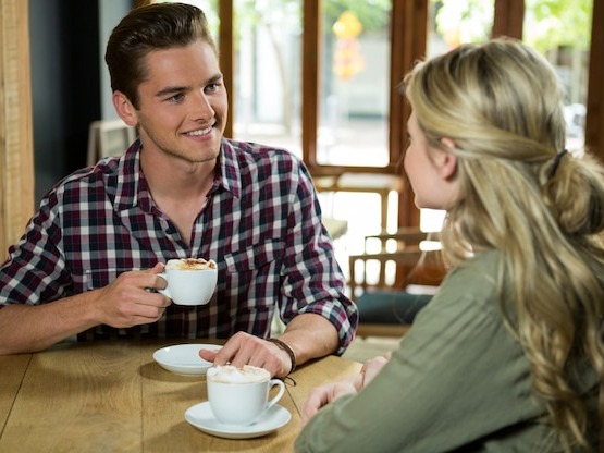 Nervous? Here’s How I Start a Chat With Her!
