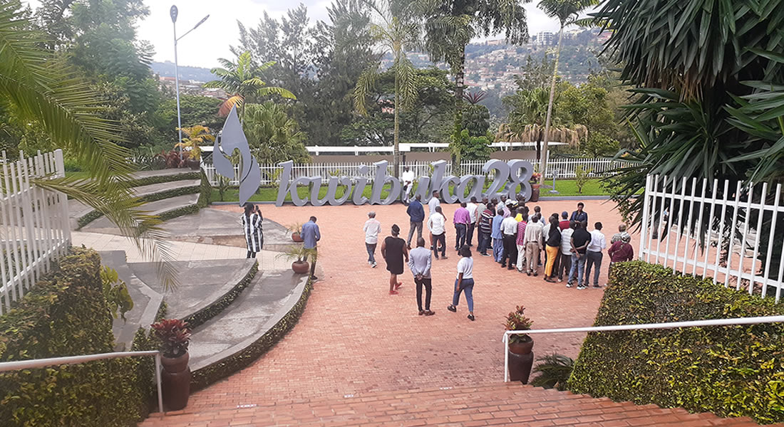 What they don’t tell you about group tours in Rwanda