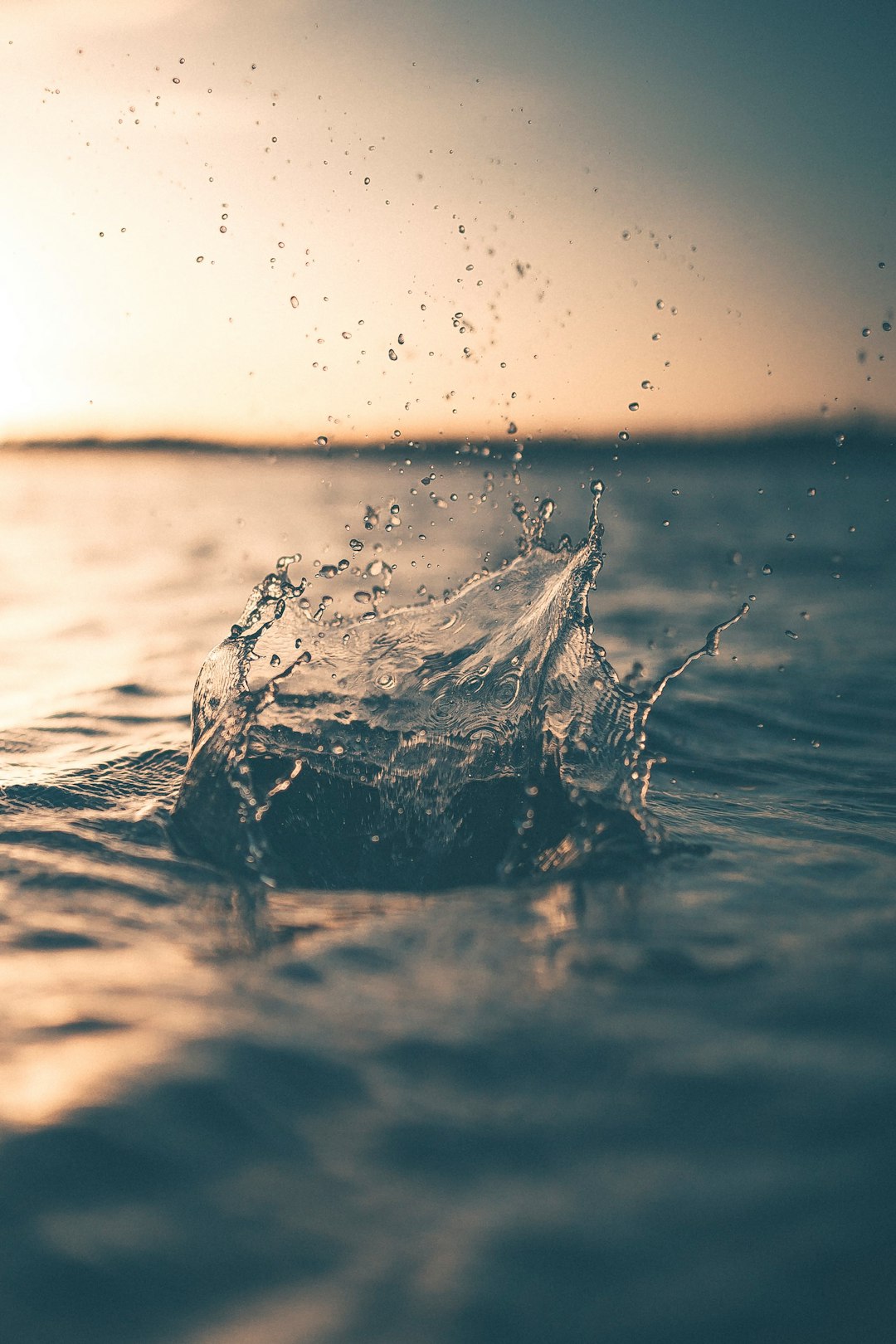Ever Wondered Why Alkaline Water Is so popular ?!