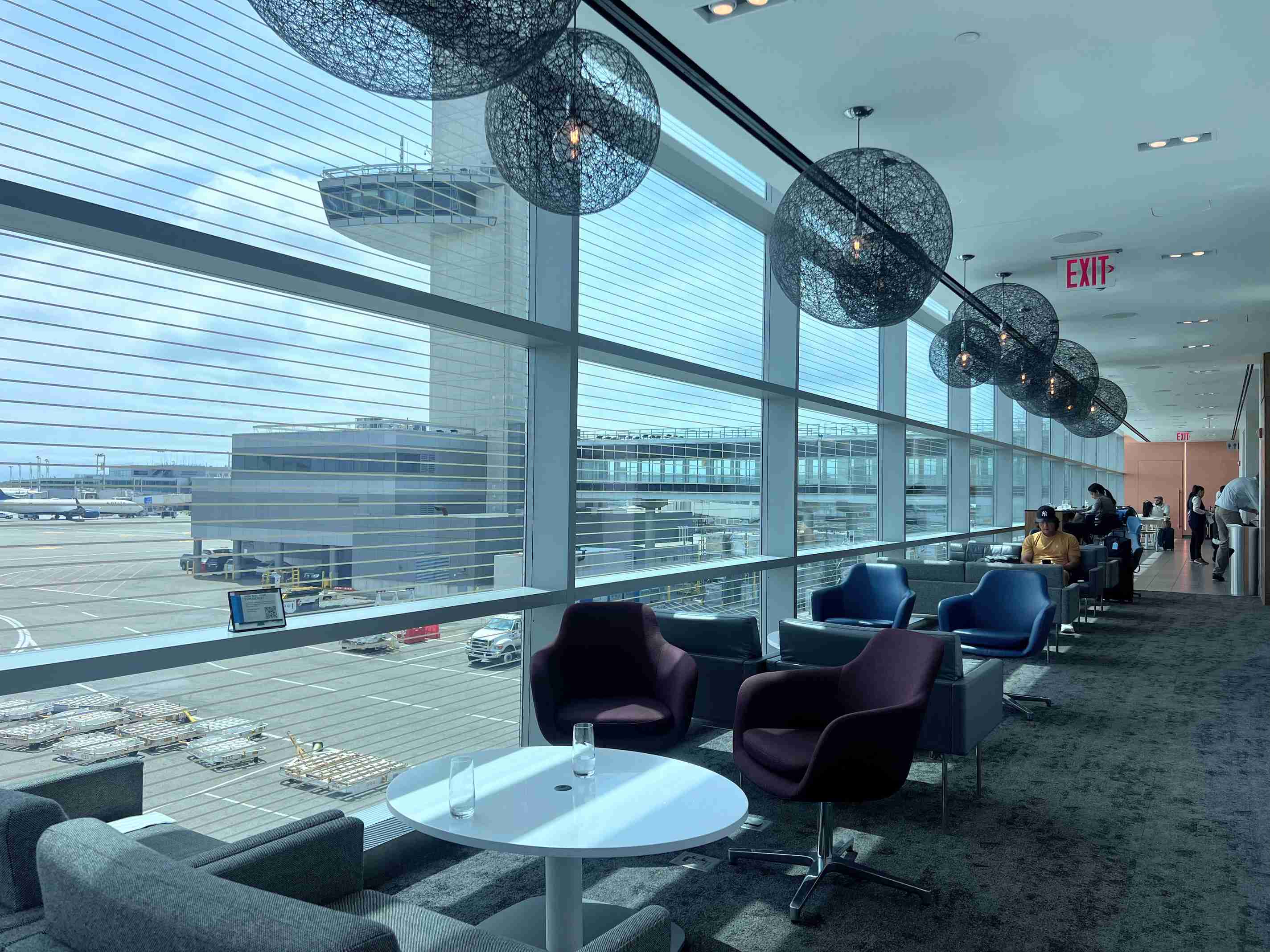 can air europa biz class use virgin lounge at jfk?