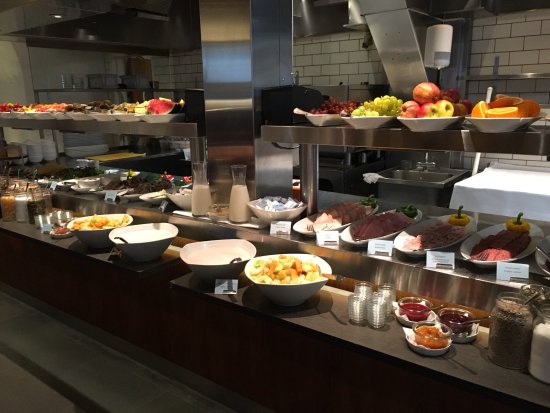 finding a hotel in copenhagen with breakfast and parking