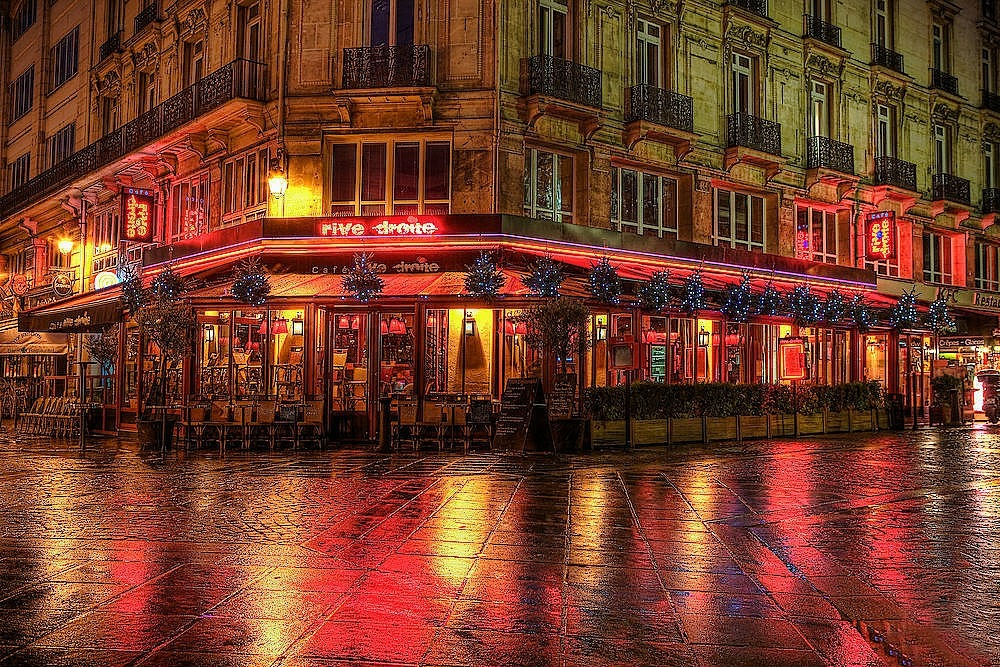 which european beach city has the best nightlife?