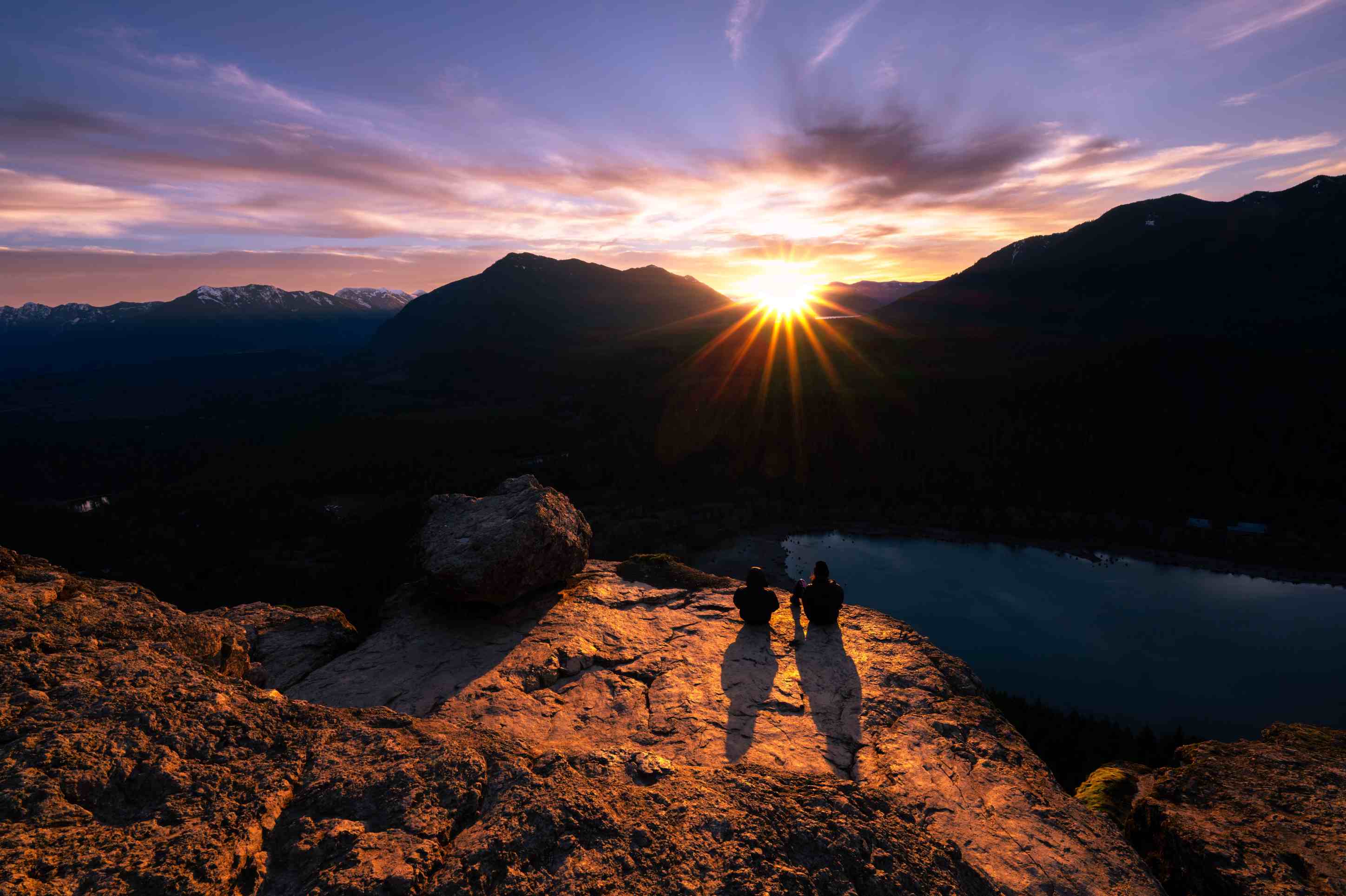 is rattlesnake ledge really worth the early morning rush?