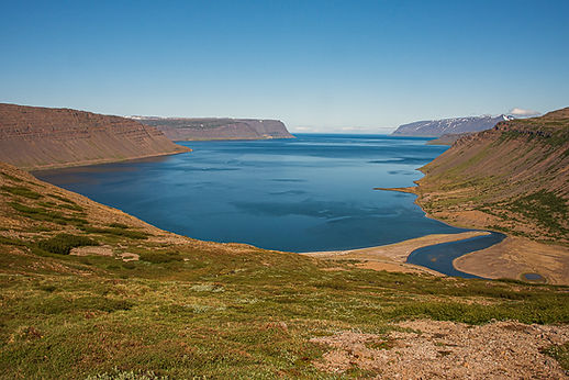 driving the icelandic fjords: beauty or just endless curves?