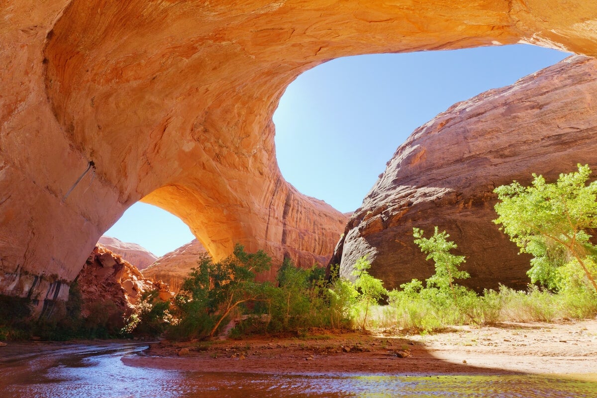 hiking coyote gulch: stunning views, aching feet