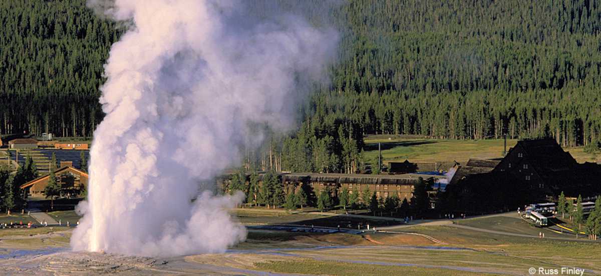 yellowstone’s beauty vs. the tourist crowds