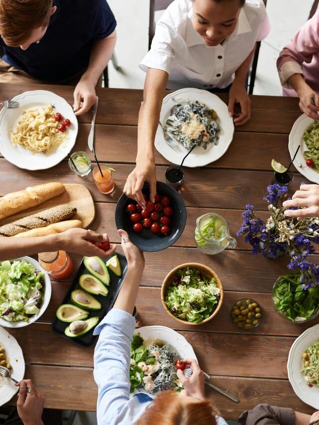 Why Eating Early Is the New Power Move