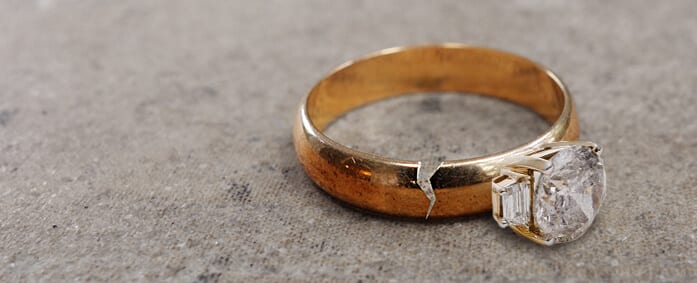 She lost three engagement rings in total. Does she really not want to marry me?💍😤