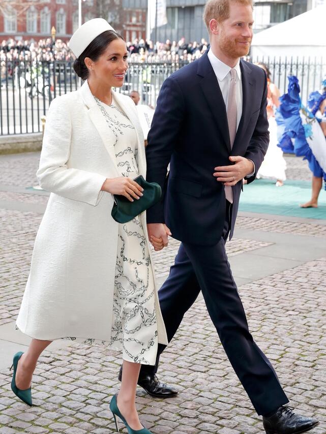 Meghan’s Heels Drama During Royal Pregnancy 👠