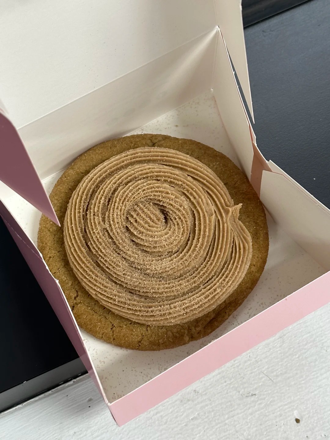 I'm falling love with Crumbl Cookies🍪