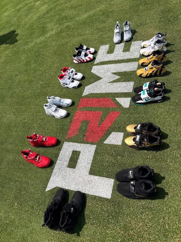 Prime Time Kicks: Diamond Turf Frenzy