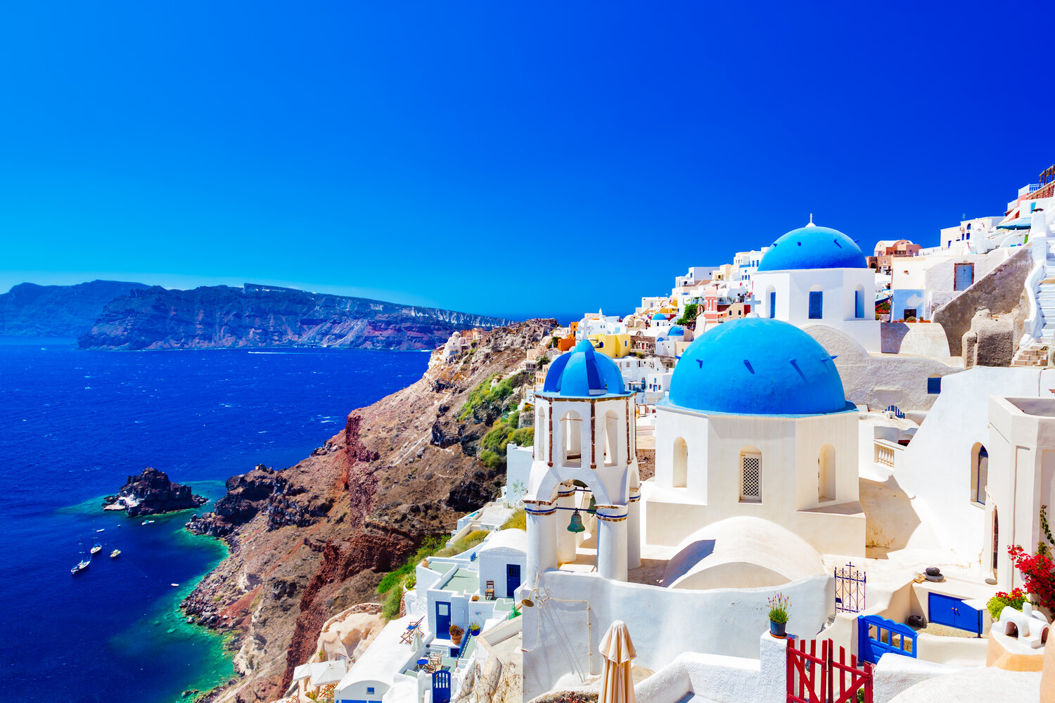 Santorini wasn’t a dream—it was a photo shoot we paid to suffer through