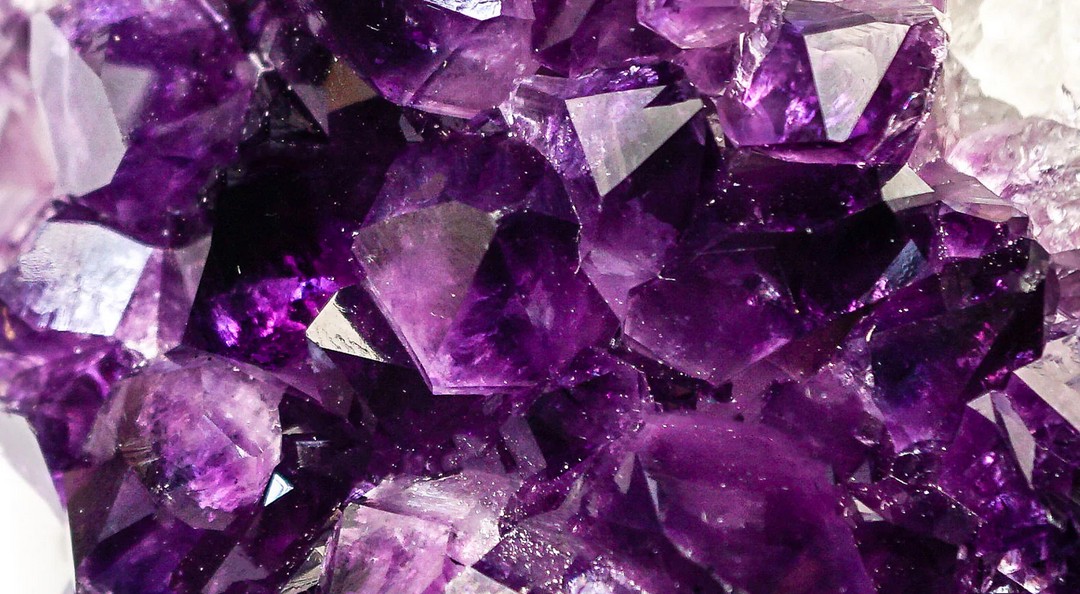 💎The 6 Most Popular Crystals & What They’re Really For